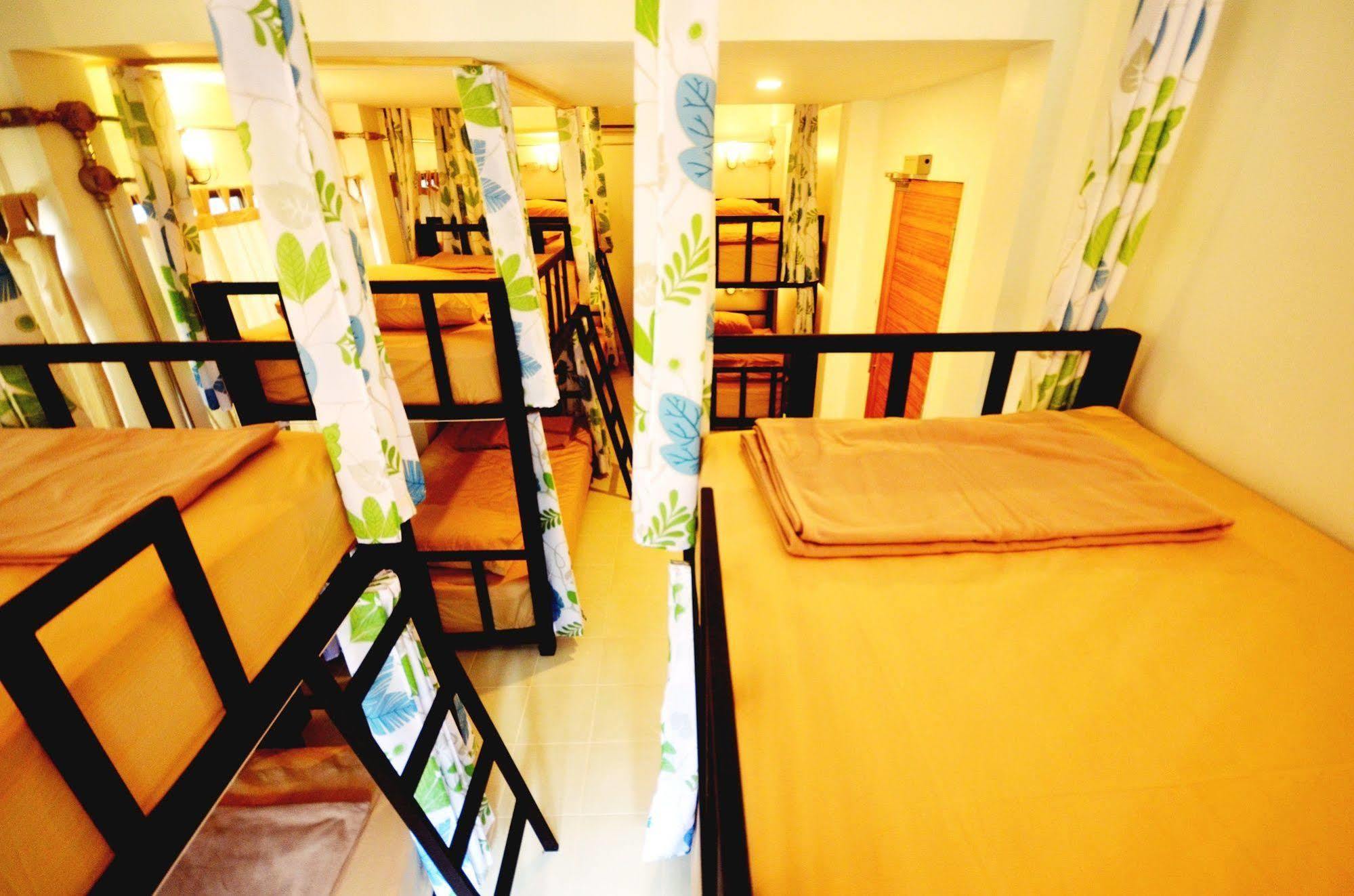 Early Bird Hostel Ayutthaya Exteriör bild