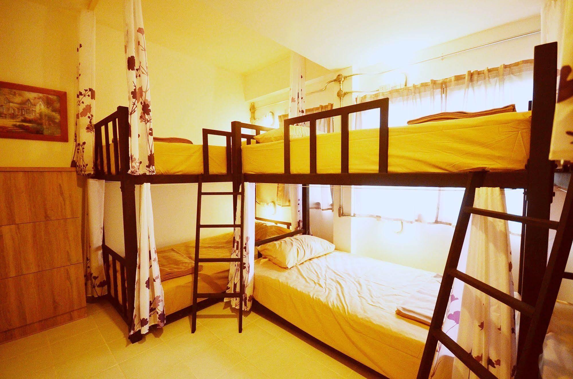 Early Bird Hostel Ayutthaya Exteriör bild